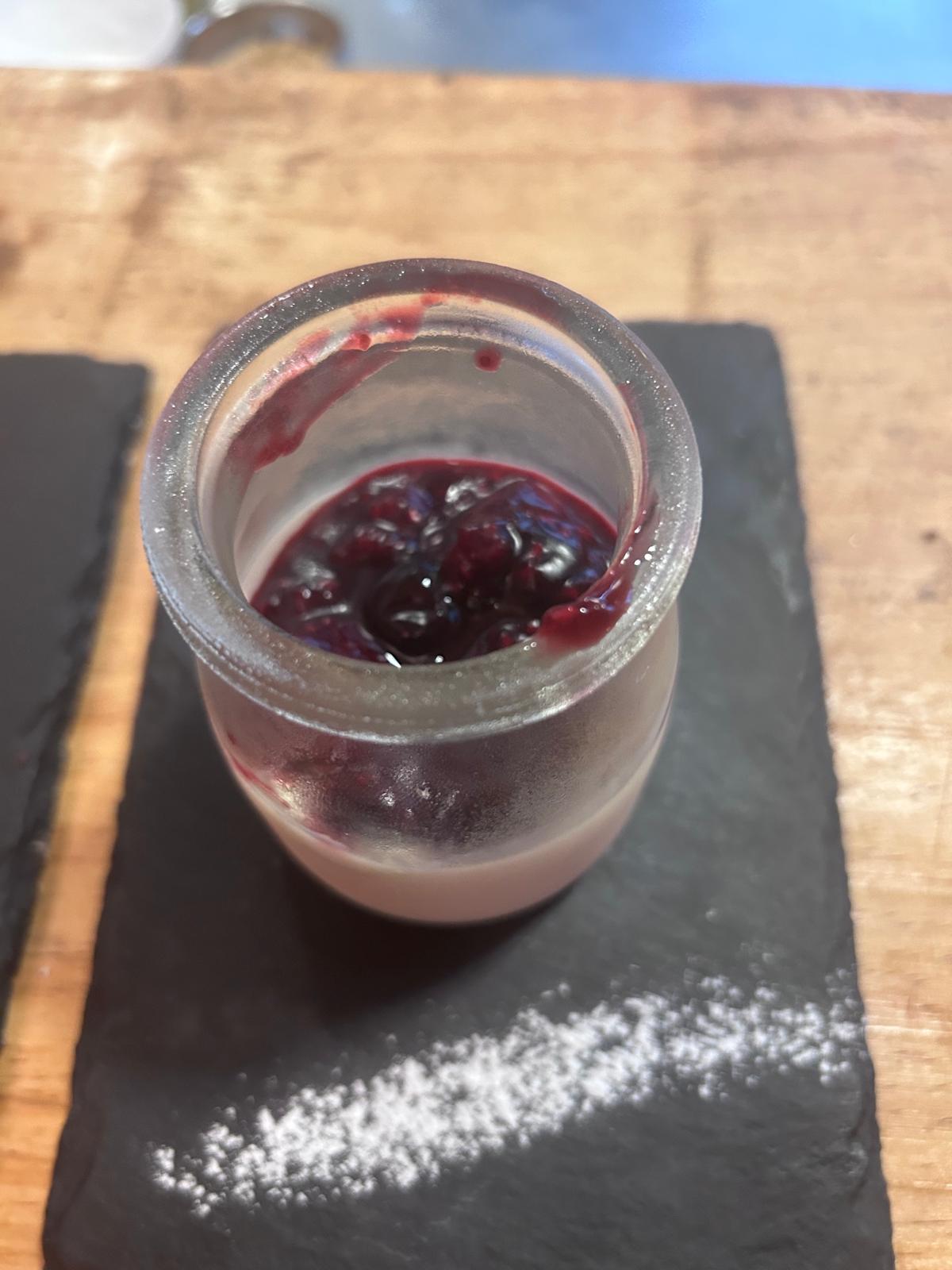 Panna cotta con arándanos