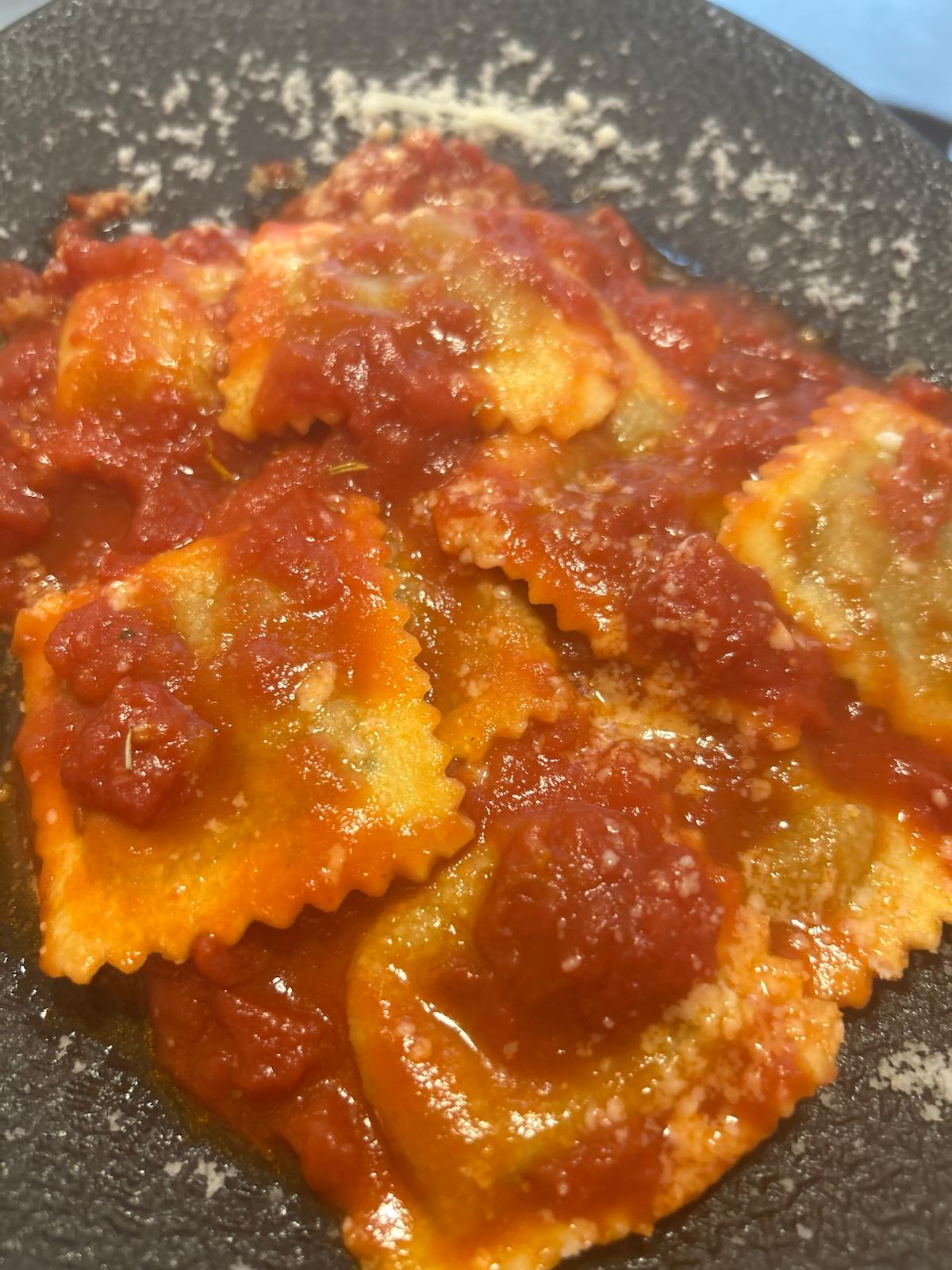 Raviolis de carne asada