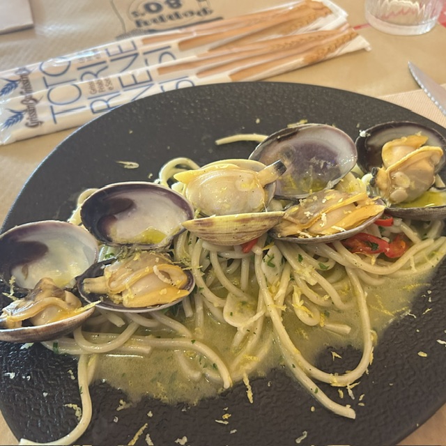 Espaguetis con almejas