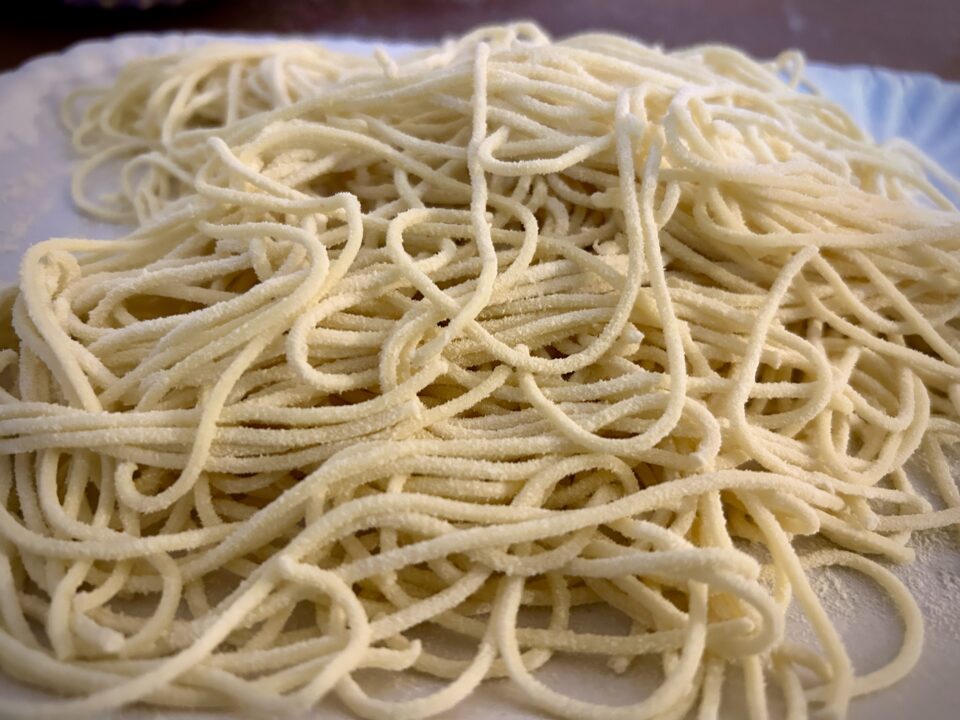 Espaguetis sin gluten con salsa a elegir